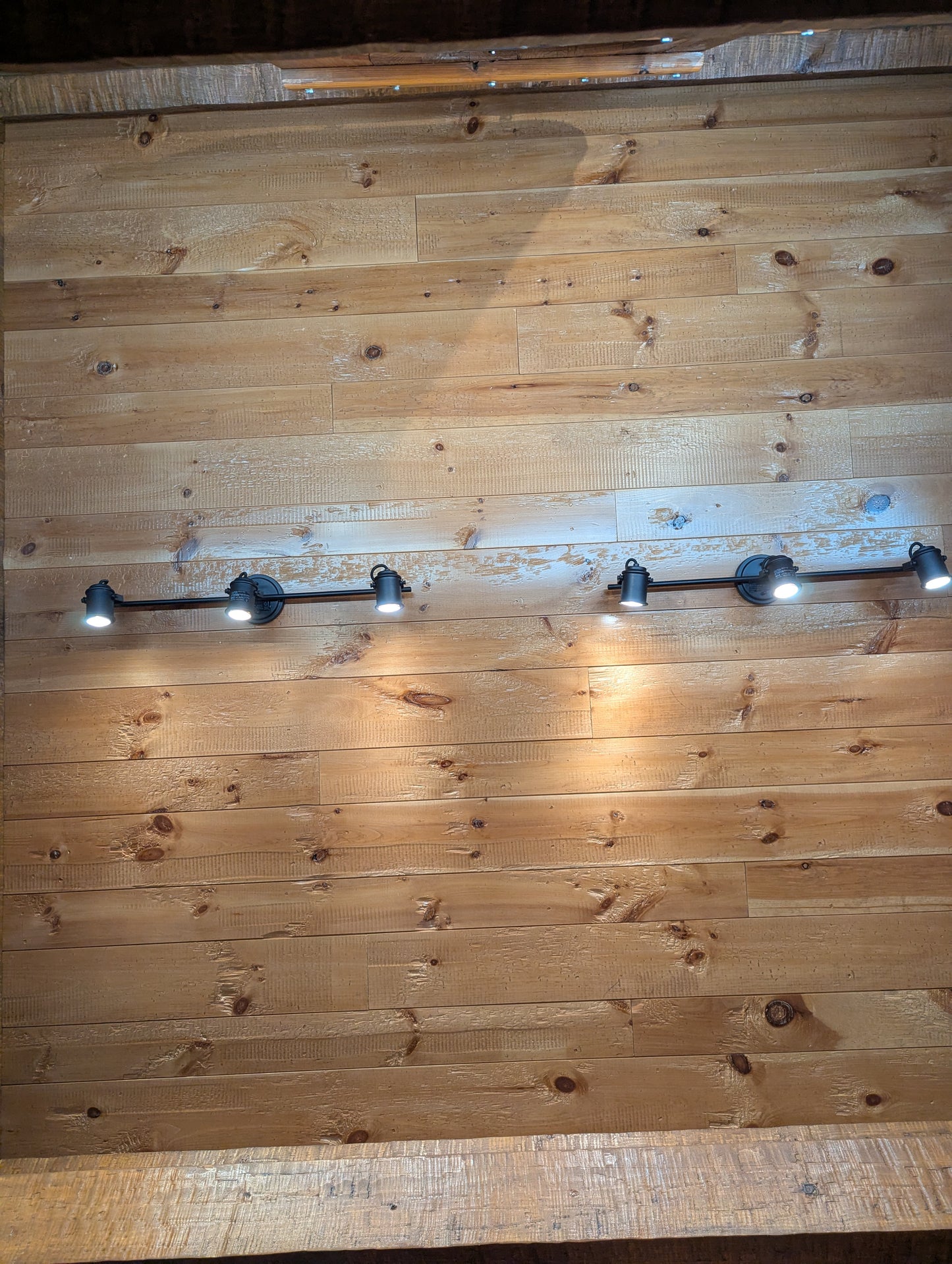 Clearance - Rustic 1in x 6in Pine - End-Matched - With Nail Holes - Pre-Finished "Caramel" - Random Lengths - Bundle