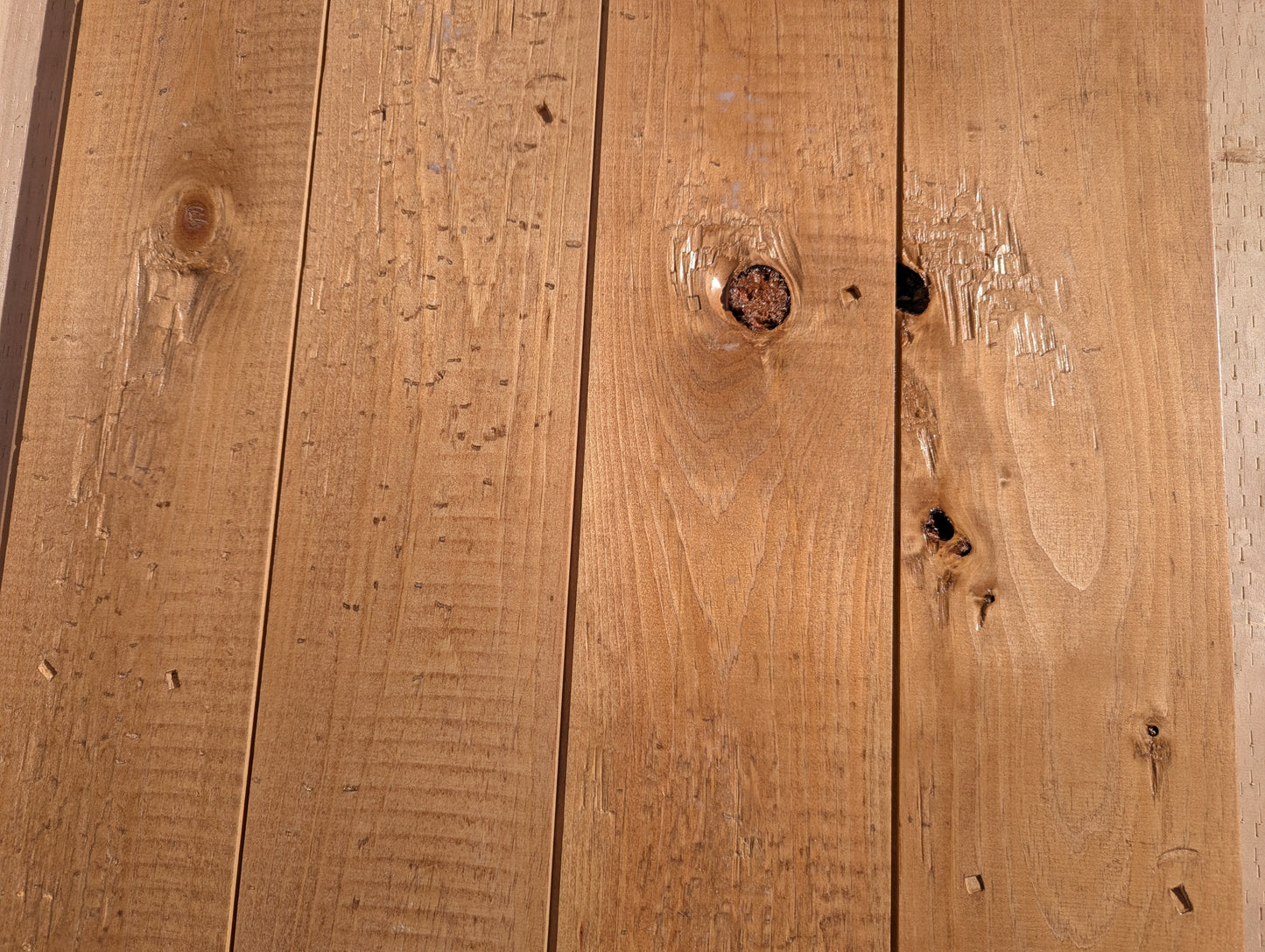 Clearance - Rustic 1in x 6in Pine - End-Matched - With Nail Holes - Pre-Finished "Caramel" - Random Lengths - Bundle