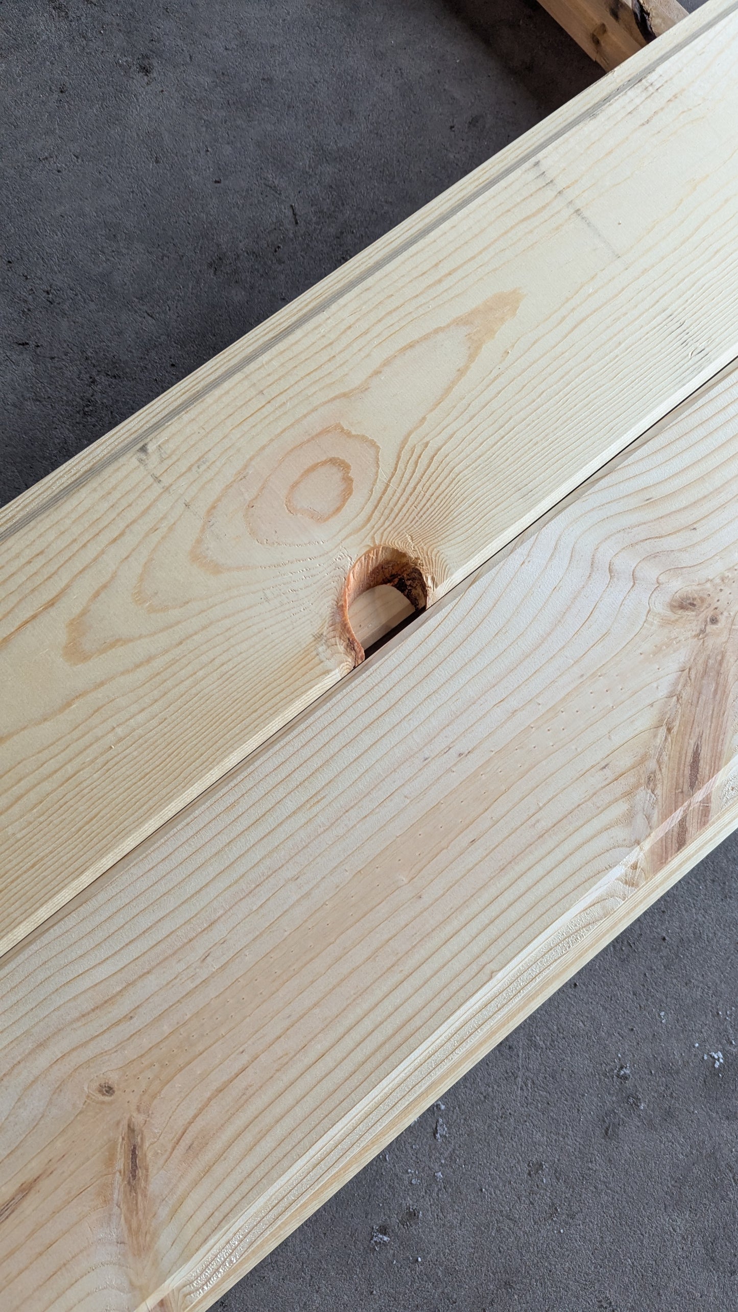 Clearance - Un-finished 1x8 Knotty Pine Tongue and Groove - 2nds Bundle