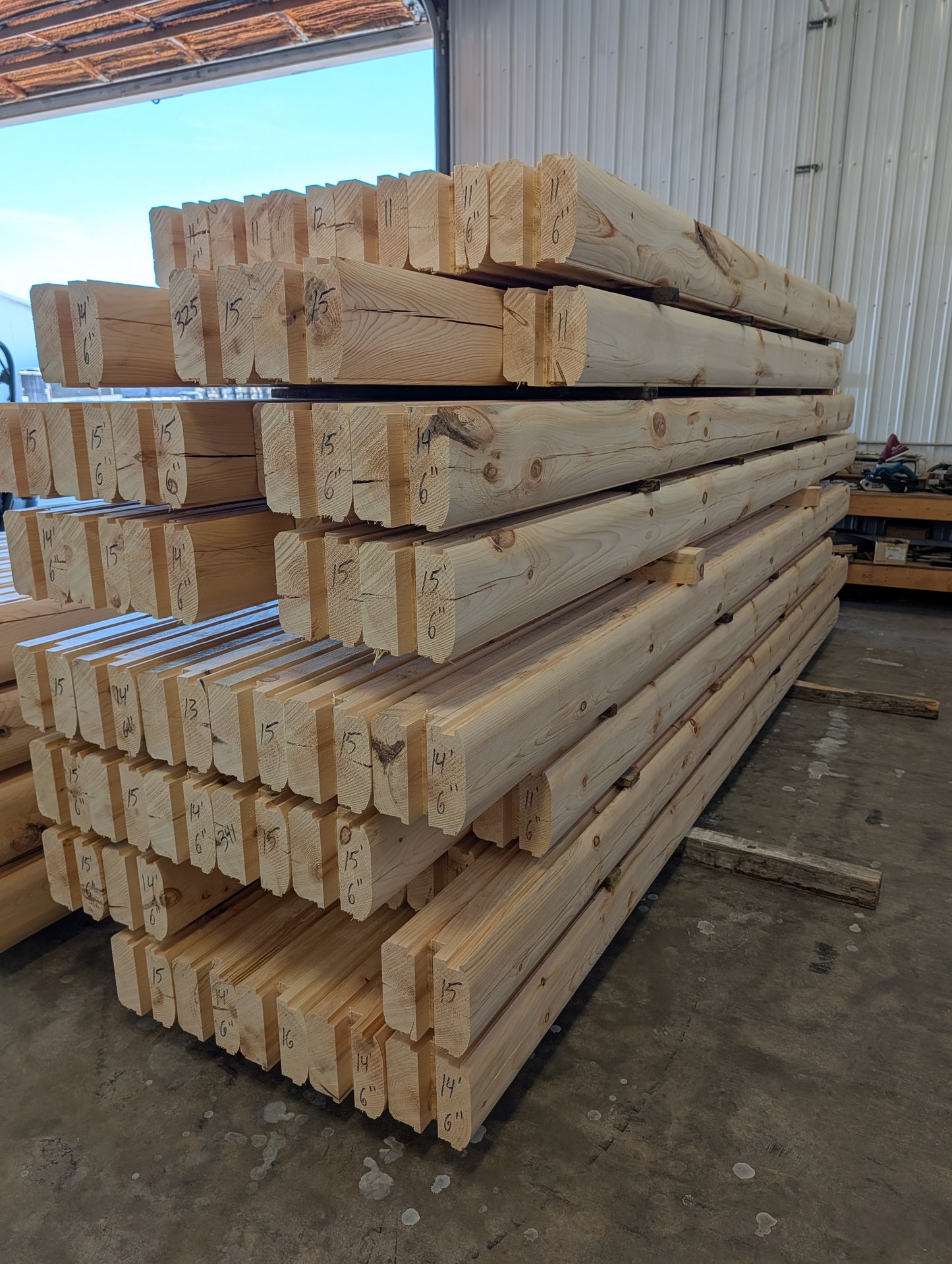 8" x 8" Double Tongue & Groove - Full Log - Semi-Smooth - #132