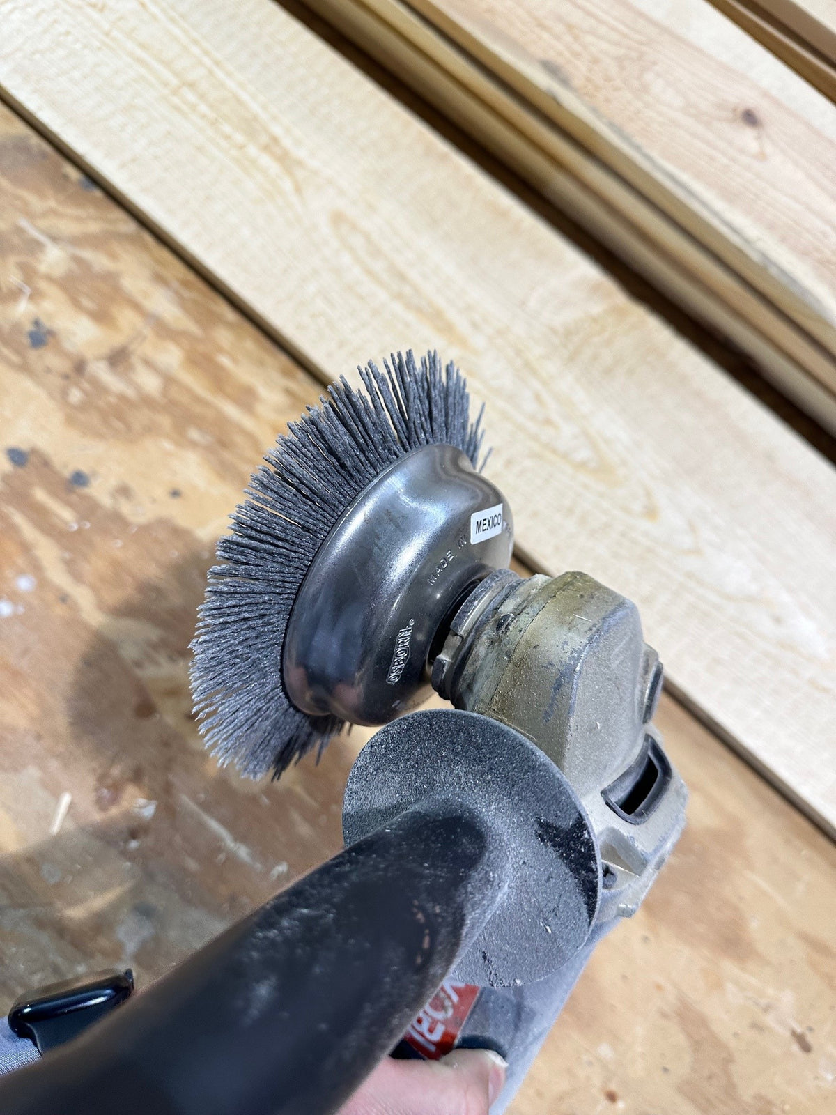 NEW Osborn 47102 6'' ATB Uni-Lok Disc Brush 180 Grit Silicon Carbide NEW Osborn 47102 6'' ATB Uni-Lok Disc Brush 180 Grit Silicon Carbide